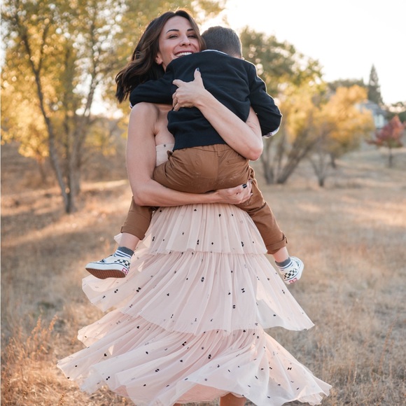 Meet your Posher, Amanda - Picture 2 of 4